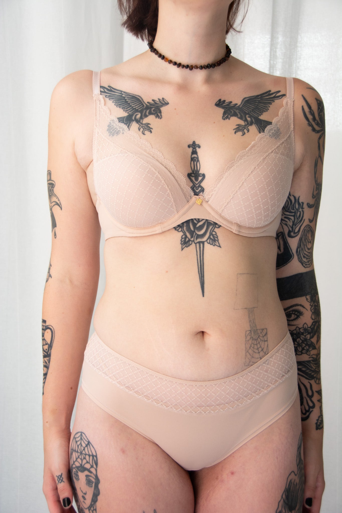 color: Rose