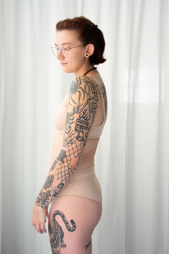 color: Rose