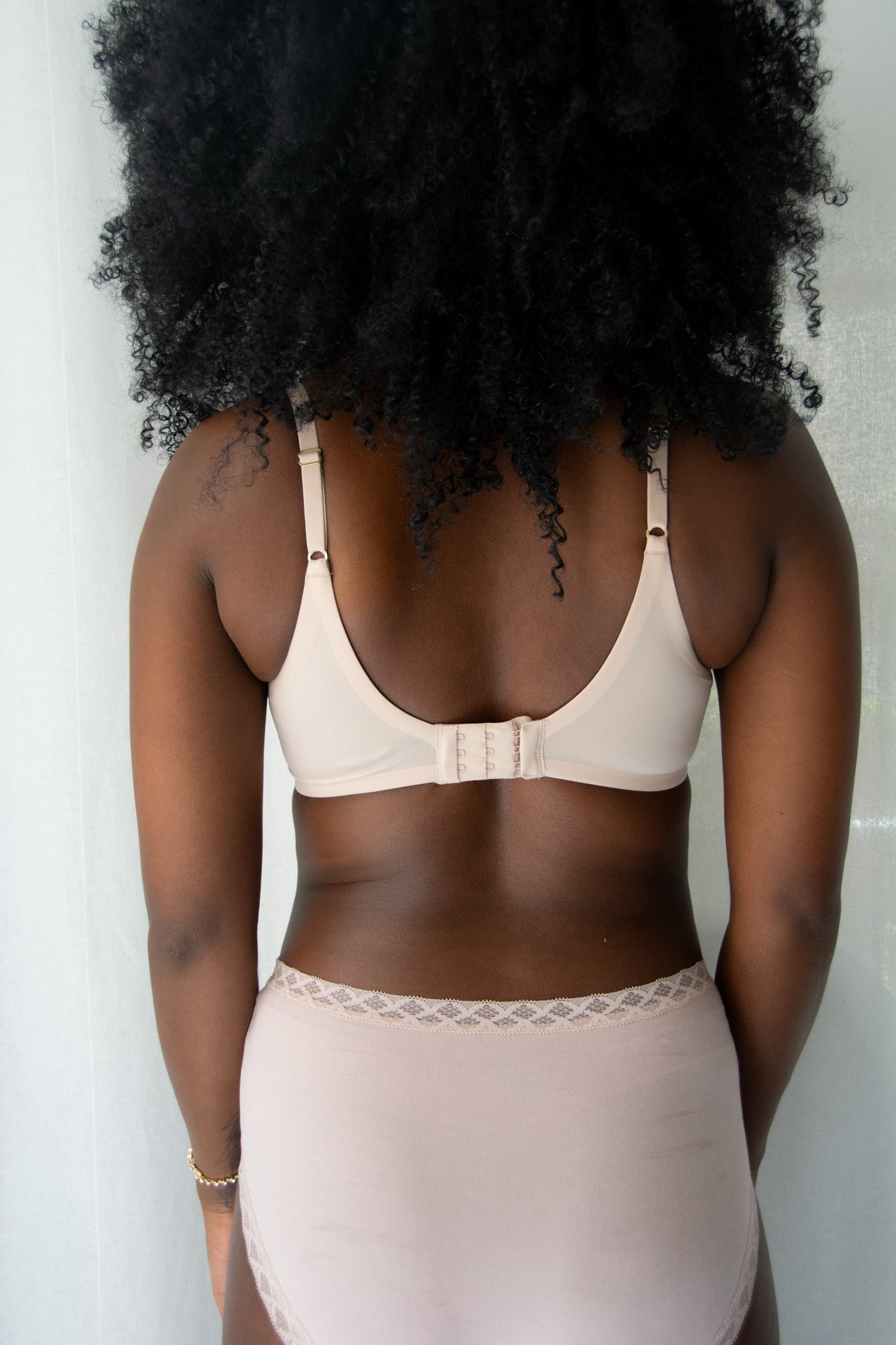 color: Light Mocha