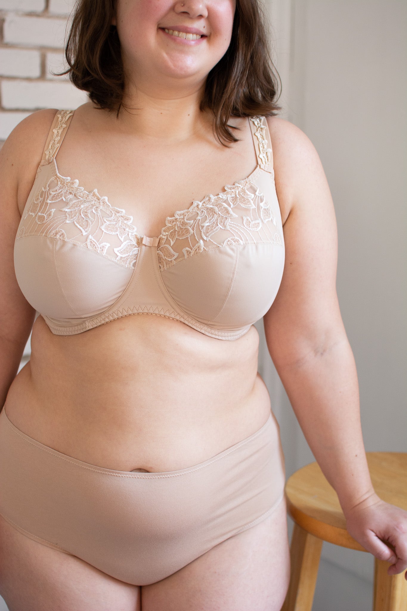color: Macadamia