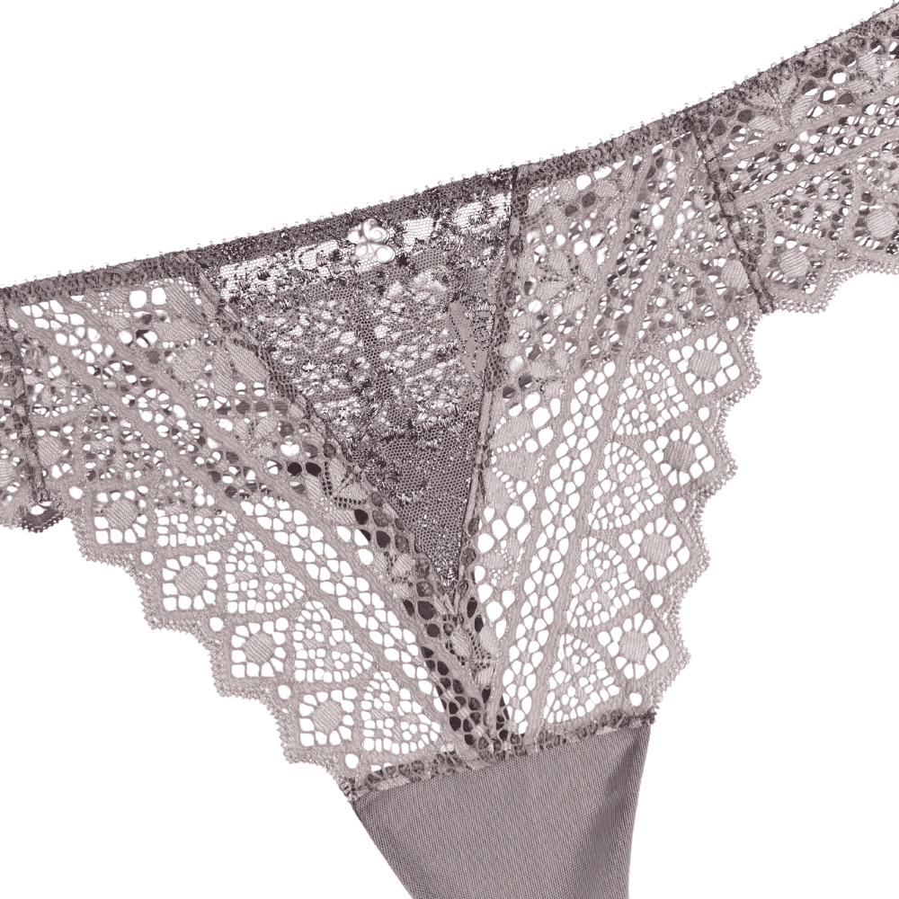 Empreinte cassiopee thong in rose sauvage, white background, close-up.