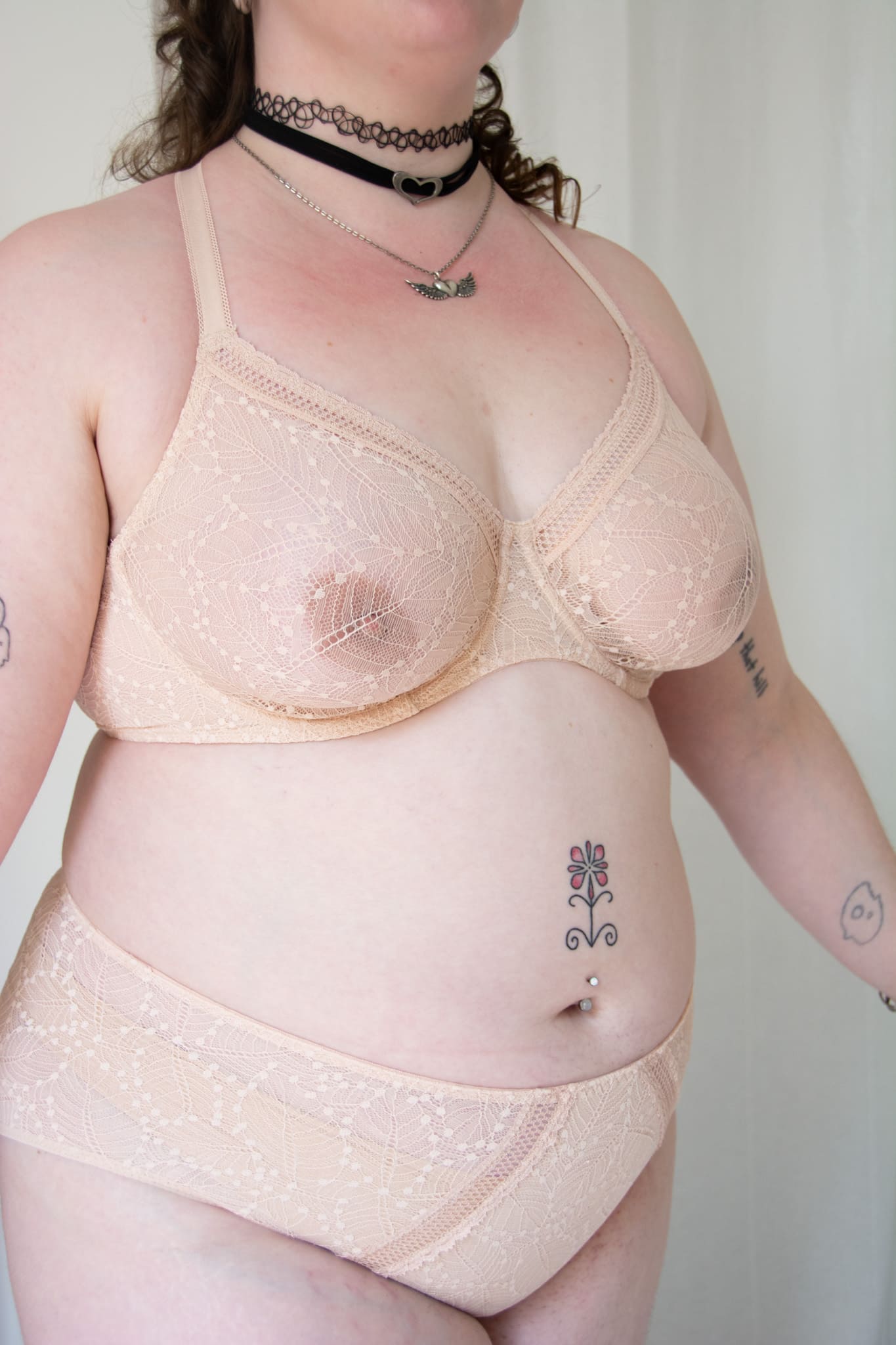 Simone Perele Comete full cup bra in pink sand, front-side view on a model.